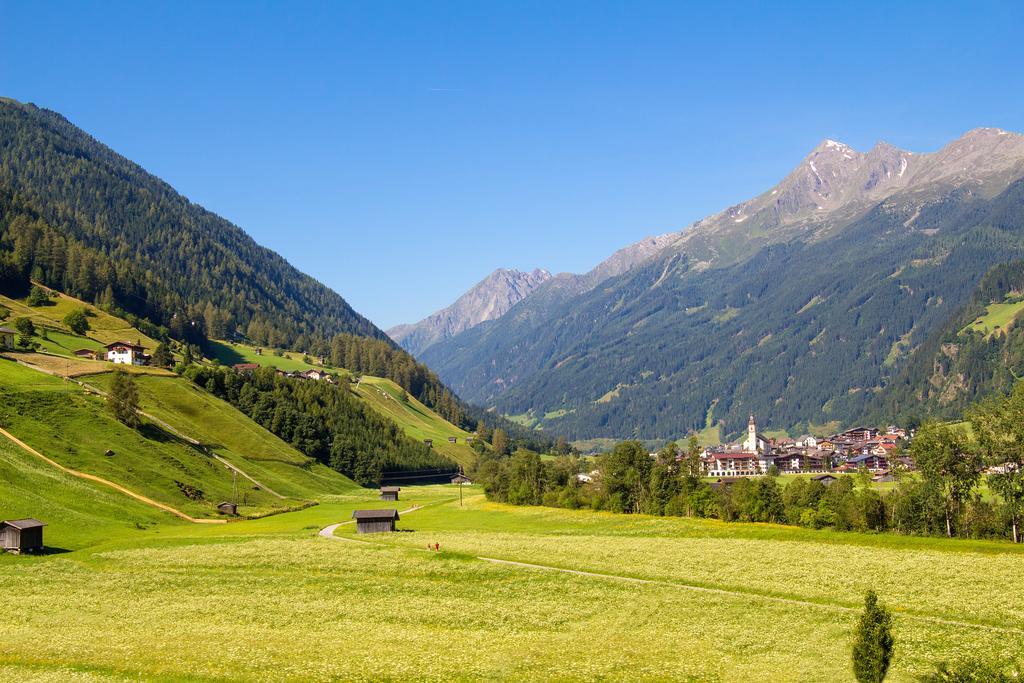 Haus Elisabeth Bed & Breakfast Neustift im Stubaital Exterior photo